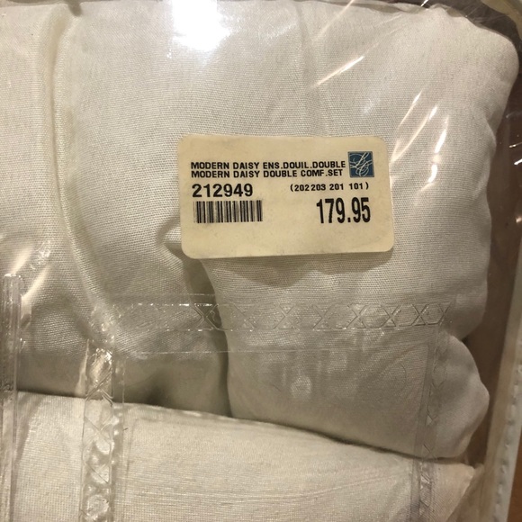 Double Comforter Set - Picture 7 of 8